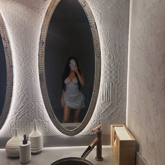 Meet Alicia ๐ธ - Picture 10 of 11